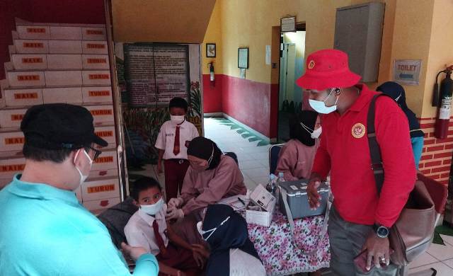 Ratusan Anak dan Lansia Divaksin oleh BIN Daerah Banten di Kota Tangerang