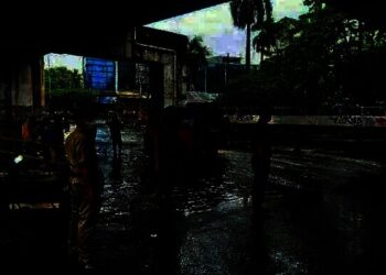 Hujan Picu Genangan di Bawah Fly Over Taman Cibodas Tangerang