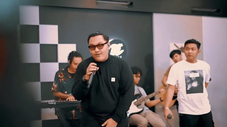 Lirik Lagu Mendung Tanpa Udan - Denny Caknan dan Ndarboy Genk