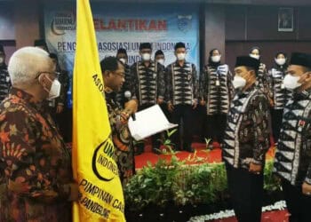 Pengurus Akumindo Pandeglang dilantik, di salah satu hotel di Kabupaten Pandeglang, Rabu (5/1/2022). (ISTIMEWA)