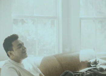 Lirik Lagu Monokrom – Tulus