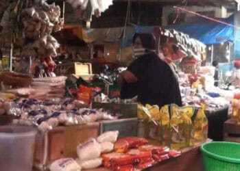Pembeli Pilih Belanja di Retail, Pedagang Minyak Goreng di Pasar Rangkasbitung Meradang
