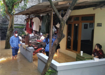 Banjir Kiriman Rendam Tujuh Rumah di Cirendeu, Ciputat