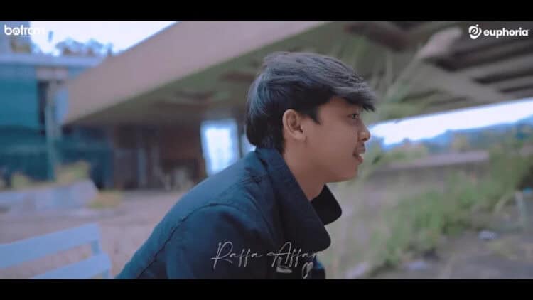 Lirik Lagu Ku Simpan Rindu di Hati - Raffa Affar
