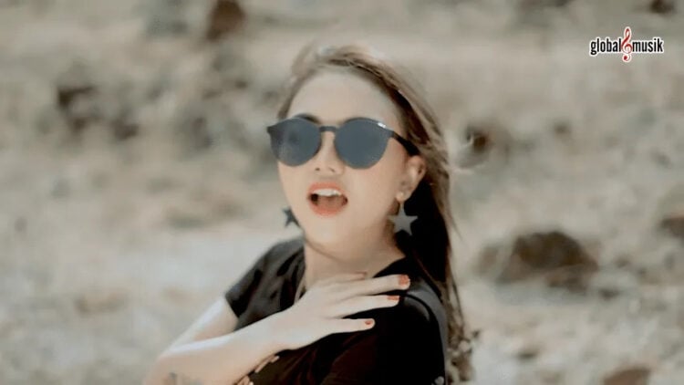 Lirik Lagu Kopi Dangdut – Syahiba Saufa