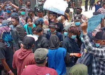 Dianggap Abaikan Kewajiban, Pabrik Semen di Bayah Lebak Didemo Warga