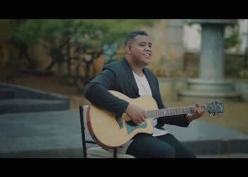 Lirik Lagu Cinta Luar Biasa – Andmesh Kamaleng