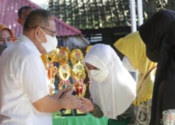 Sekda Pandeglang, Taufik Hidayat, membuka KOSN tingkat Kecamatan Pandeglang, Rabu (16/3/2022). (ISTIMEWA)