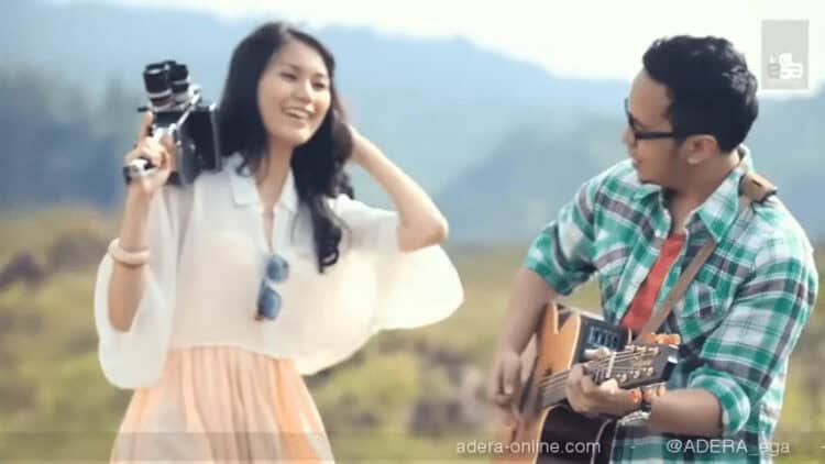 Lirik Lagu Lebih Indah – Adera