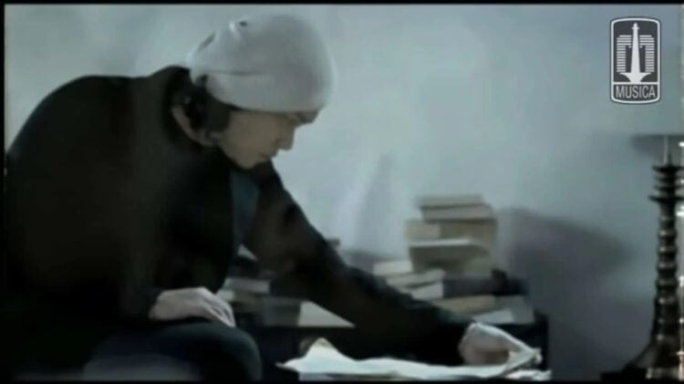 Lirik Lagu Lubang di Hati – Letto