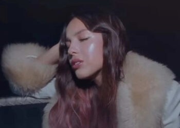 Lirik Lagu Traitor - Olivia Rodrig