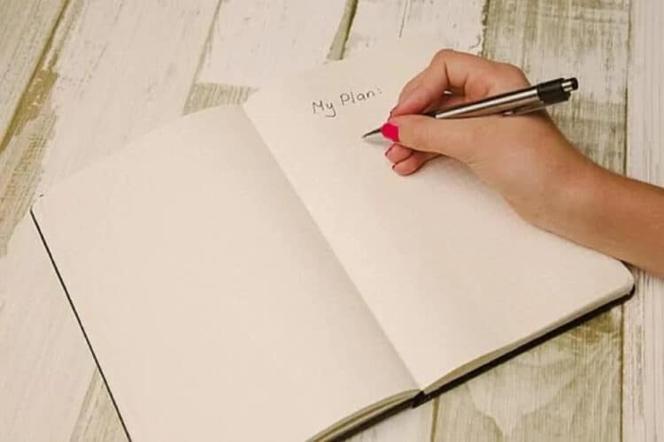 Punya Keahlian Menulis ? Yuk Ikutan Seleksi Penulis Buku Bacaan, Ini Ketentuannya