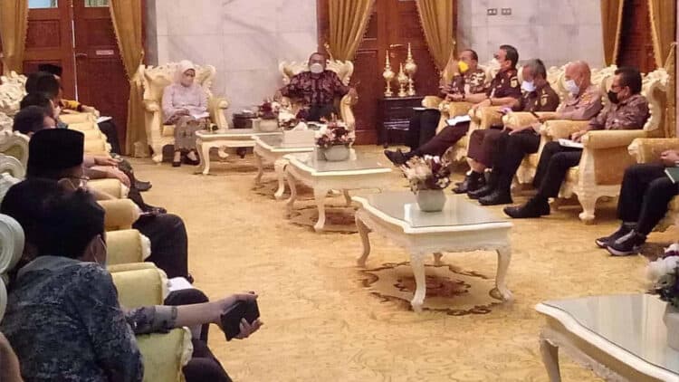 Bupati Serang Ratu Tatu Chasanah menggelar rapat koordinasi dengan forkopimda di Pendopo. (ISTIMEWA)