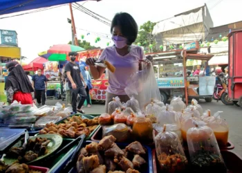 Aturan Kuliner Dilonggarkan di Tangsel, Tempat Hiburan Tetap Tutup
