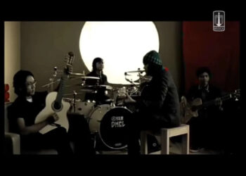 Lirik Lagu Senyumanmu – Letto