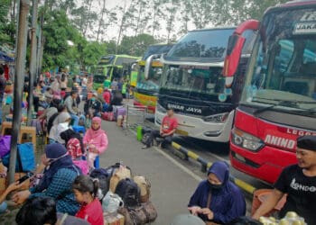 Foto Peningkatan Pemudik di Terminal Poris Plawad Kota Tangerang