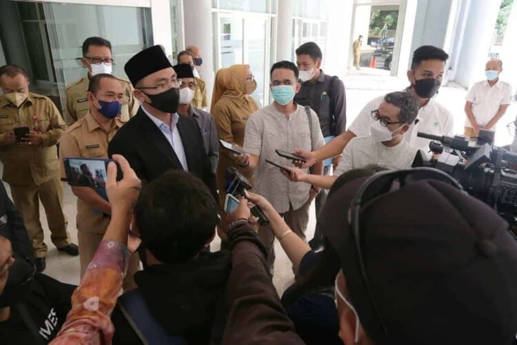 WH Tak Hadiri Paripurna Pemberhentian Jabatan
