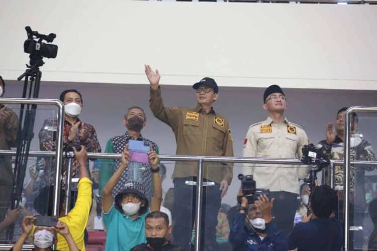 Gubernur Banten Wahidin Halim dan Wagub Banten Andika Hazrumy, di lokasi Banten Internasional Stadium (BIS) di Kecamatan Curug, Kota Serang, usai peresmian, Senin (9/5/2022). (ISTIMEWA)