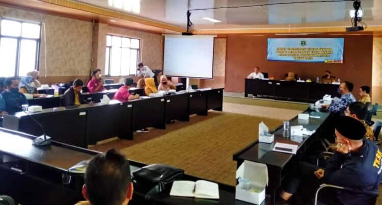 Rakor lintas sektoral, di Aula Dinsos Banten, Selasa (24/5/2022). (HERMAN SAPUTRA/SATELITNEWS.ID)