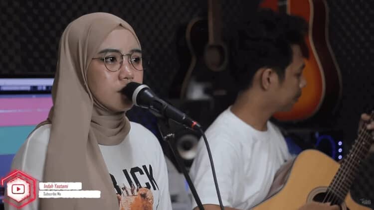 Lirik Lagu Di Batas Kota Ini - Indah Yastami
