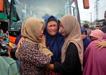 Foto Suasana Haru Kedatangan Korban Kecelakaan Bus di Ciamis ke Tangerang