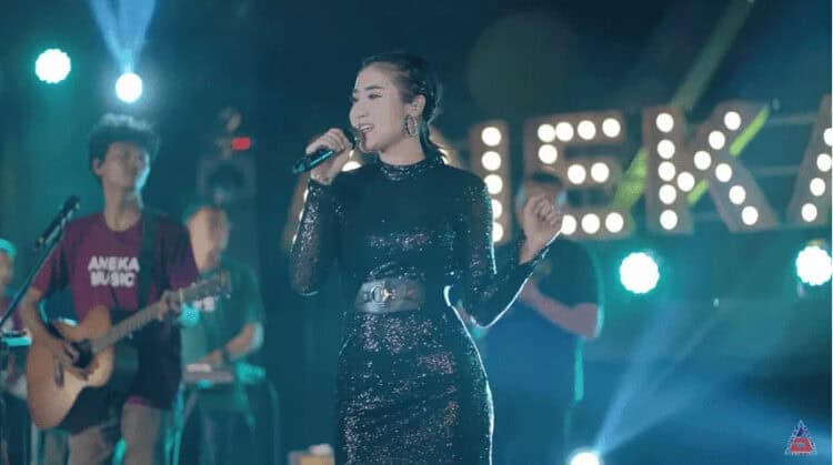 Lirik Lagu Koyo Jogja Istimewa - Yeni Inka