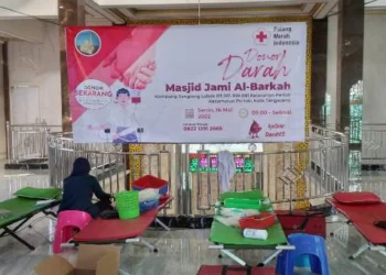 Gandeng PMI Kota Tangerang, Jamaah Masjid Jami Al-Barkah Sangiang Gelar Donor Darah