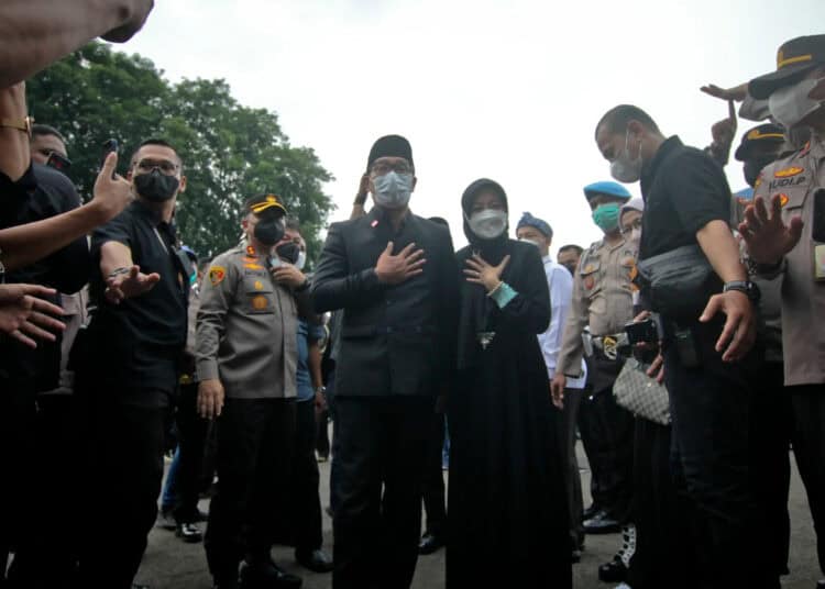 Foto Kedatangan Jenazah Emmeril Khan Mumtadz di Bandara Soetta, Tangerang
