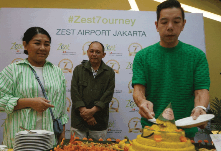 Zest Hotel Airport Rayakan Hari Jadinya yang ke-7