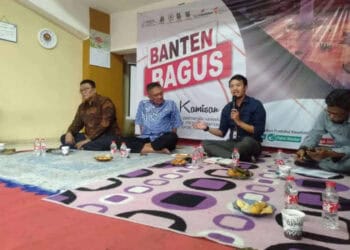 DISKUSI - Kepala Keasistenan Pemeriksaan Laporan Ombudsman RI Perwakilan Banten, Zainal Muttaqin, Diskusi di Sekretariat Pokja Wartawan Pemprov Banten, Kamis (9/6/2022).(HERMAN SAPUTRA/SATELITNEWS.ID)