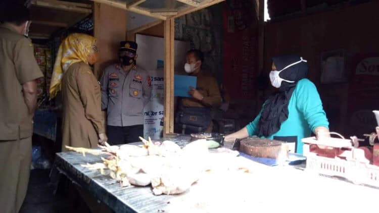 Bupati Serang Ratu Tatu Chasanah, berkunjung ke Pasar Baros, beberapa waktu lalu. (ISTIMEWA)