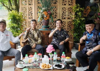 Pengibaran Bendera Indonesia Terpanjang di Pondok Aren Disambut Antusias