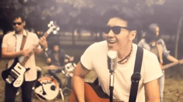 Lirik Lagu Karena Kamu Cuma Satu - Naif