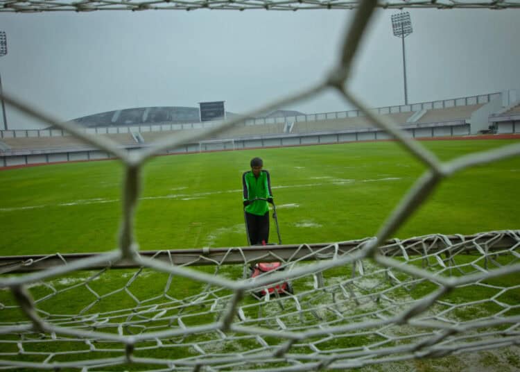 Foto Perawatan Rumput Stadion Indomilk Arena Jelang Liga 1