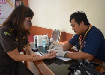 Hari Bhakti Adhyaksa Ke-62, Para Jaksa di Kota Tangerang Ikuti Donor Darah