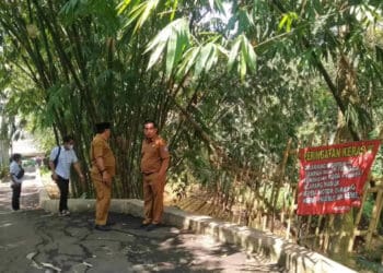 Longsor Mengintai Warga Cireundeu, Petugas BBWS Tinjau Lokasi