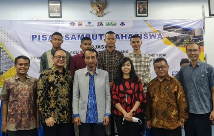 Foto bersama usai acara pisah sambut. (ISTIMEWA)