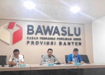 Komisioner Bawaslu Banten, sampaikan keterangan. (ISTIMEWA)