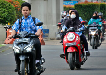 Foto Pelajar di Kabupaten Tangerang Diimbau Tak Bawa Motor ke Sekolah