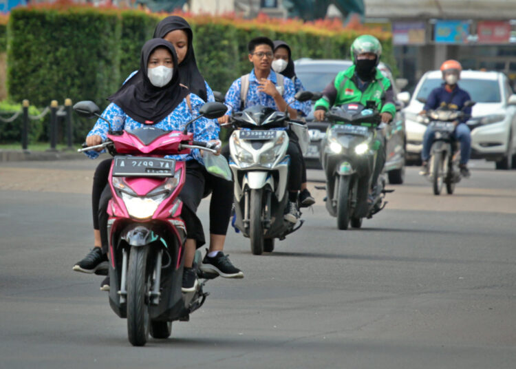 Foto Pelajar di Kabupaten Tangerang Diimbau Tak Bawa Motor ke Sekolah