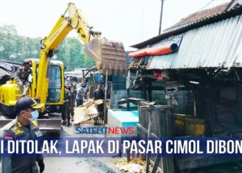Video Satpol PP Kabupaten Serang Bongkar Lapak di Pasar Cimol