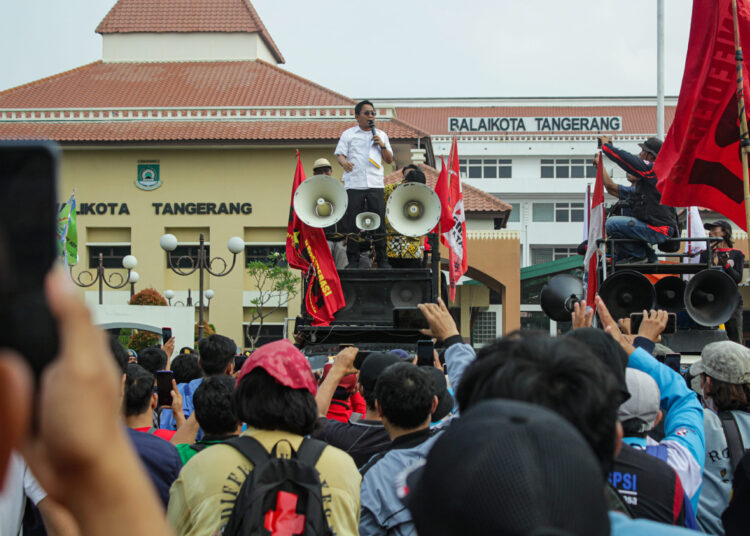 Foto Aksi Unjuk Rasa Tolak Kenaikan Harga BBM di Kota Tangerang
