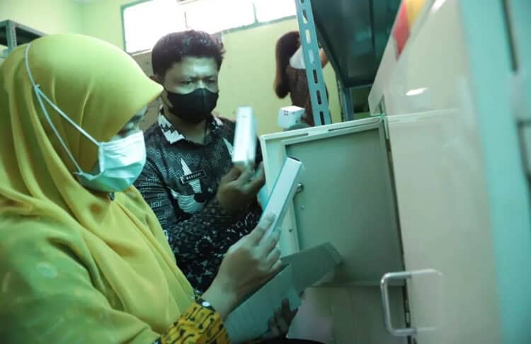 Dinkes Kota Tangerang Sambangi Puskesmas Karang Tengah, Cek Masa Kedaluwarsa Obat