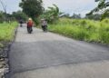 Ruas jalan Batubantar – Kadukacang, Kecamatan Cimanuk, Kabupaten Pandeglang, sudah diperbaiki kembali oleh kontraktor pelaksananya, setelah sebelumnya mendapat protes dari berbadai kalangan. (DOKUMEN/SATELITNEWS.ID)