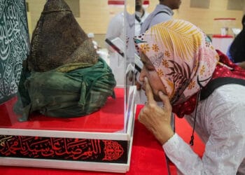 Pameran Artefak Rasulullah Saw di Festival Al Azhom Dibanjiri Pengunjung