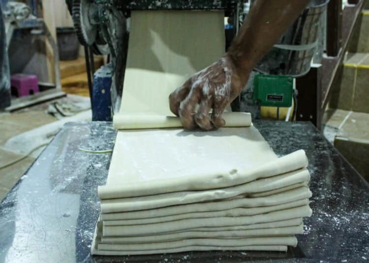 Foto Produksi Mi Rumahan di Ciledug Jelang Naik Harga