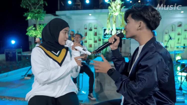 Lirik Lagu Sekerat Rasa - Woro Widowati Feat Syahriyadi