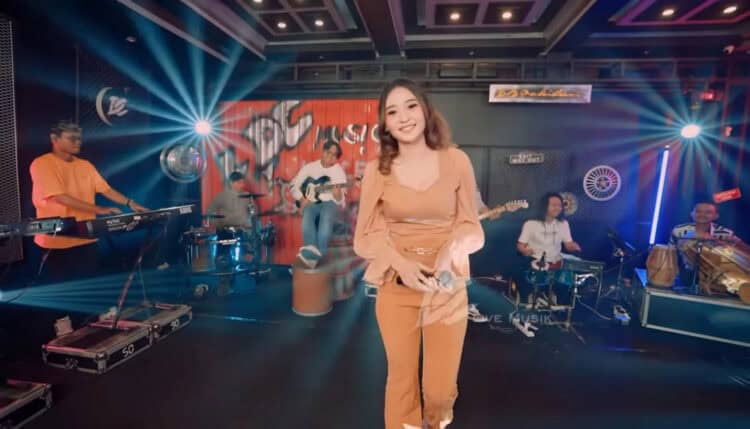 Lirik Lagu Lintang Ati – Difarina Indra