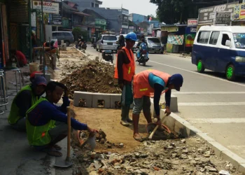 Sedang Dibangun Trotoar, PKL di Jalan Prambanan Cibodas Diminta Pindah