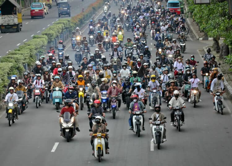 Foto Penghobi Motor Riding Sore Peringati Hari Sumpah Pemuda
